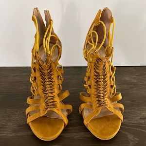 CAPE ROBBIN Mustard Bungee ‘Ava’ Heels 6.5